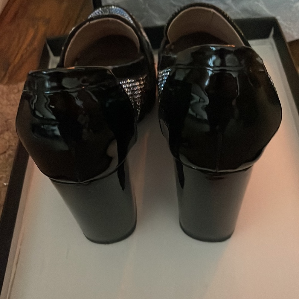 Shoes - Picture 4 of 4